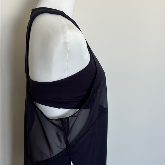 Lululemon Twist Around Tank - Picture 4 of 6